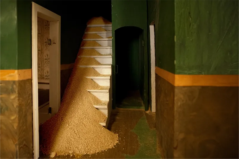 Dispositivos para ver pasar el tiempo — Material accumulation