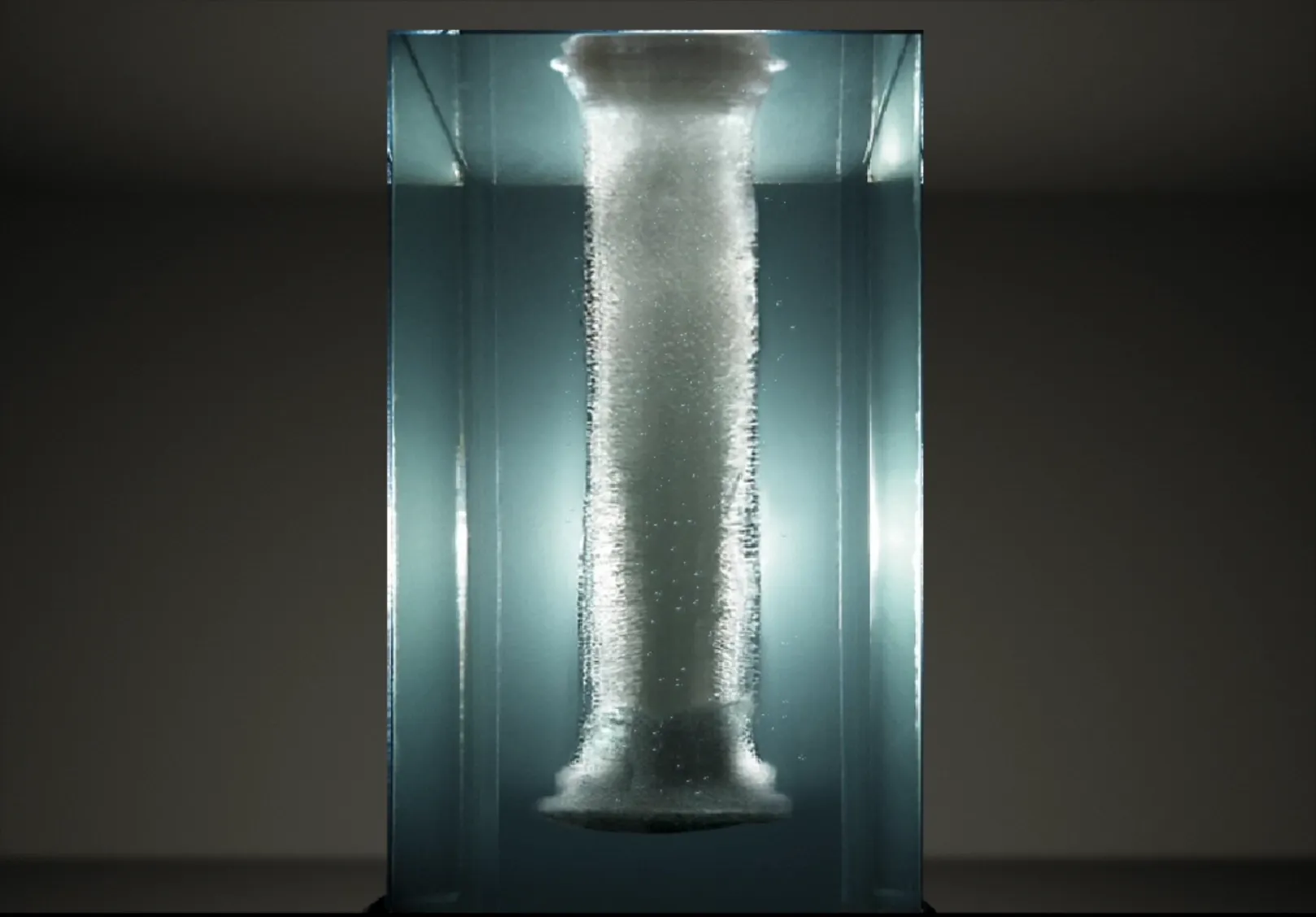 In Memoriam — Detalle del proceso de transformación del hielo en agua