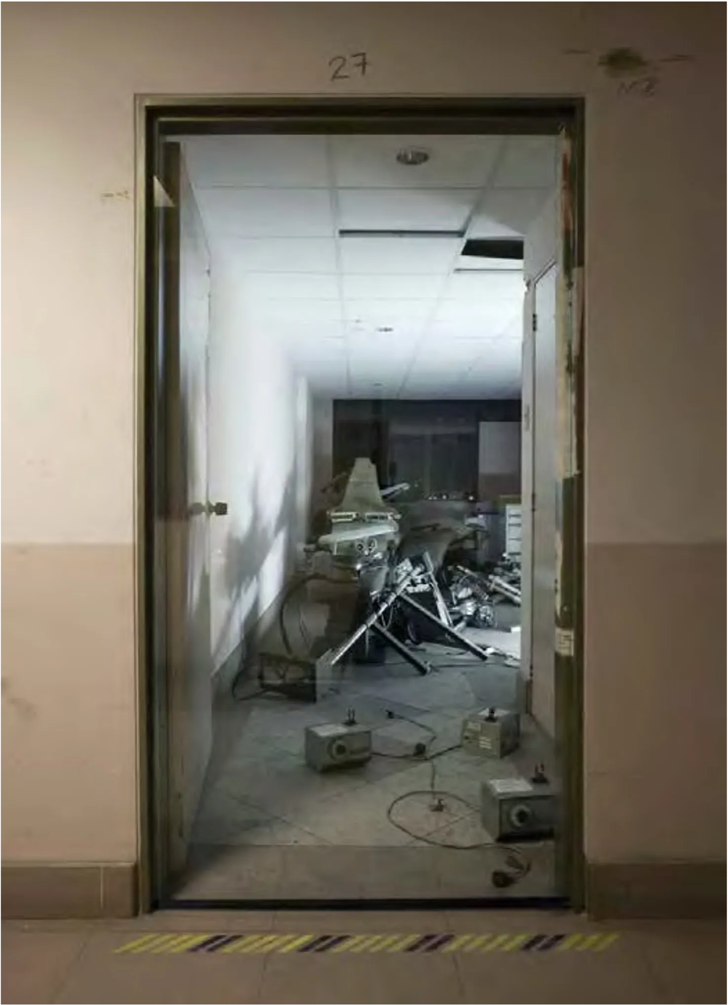 Recelaron del cielo — Hospital corridor with fragments of La Voragine